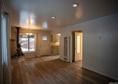 2569 Elwood Ave, South Lake Tahoe, CA 96150-2946