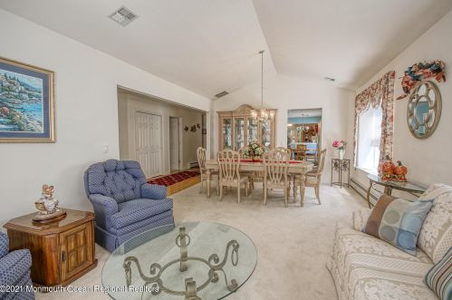 27 Valley Stream Ln, Lakewood NJ  08701-5746 exterior