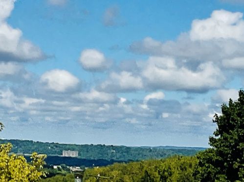 135 Clubvue Dr, Pittsburgh PA  15122-1923 exterior