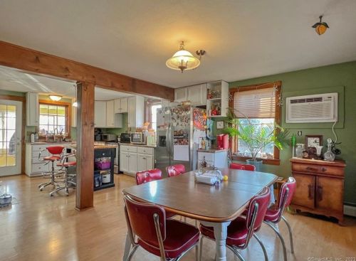 82 Chambers St, Manchester CT  06042-2912 exterior