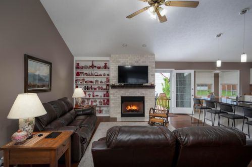 1001 Farmington Ln, Washington Ch OH  43160-8641 exterior