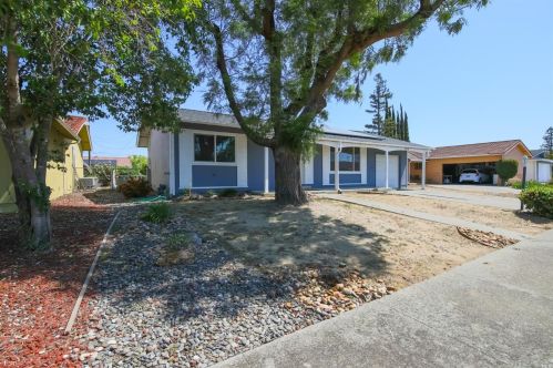 123 Glacier Cir, Vacaville, CA 95687-3413