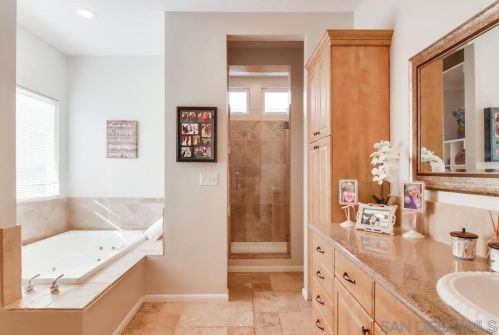 3160 Goldfinch St, San Diego CA 92103-2965 exterior