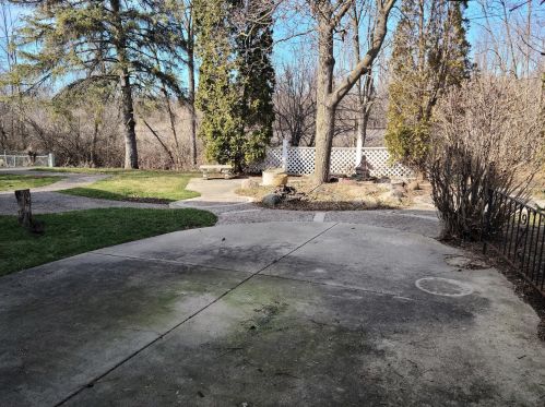 14460 Honey Ln, Waukesha, WI 53151-2314