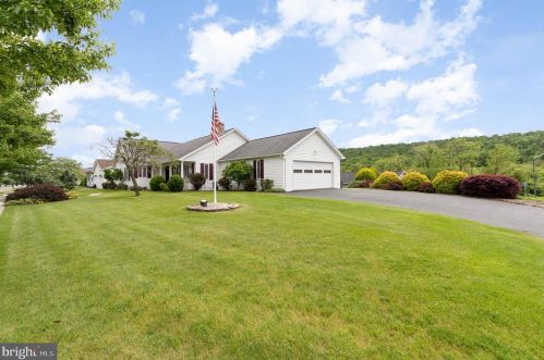 311 Barnett St, Paradise Park, PA 17068-9630