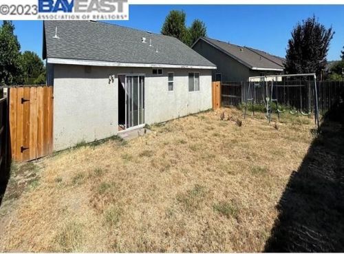 6076 Carlen Ave, Winton, CA 95388-9663