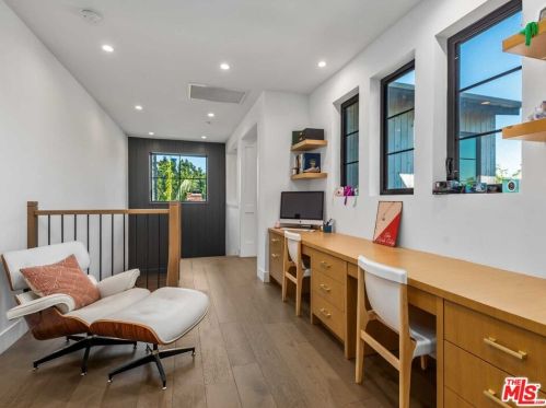 12226 Huston St, North Hollywood CA  91607-3617 exterior