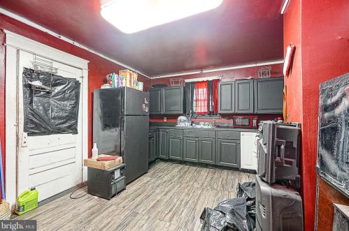 18 Roosevelt St, West Deptford NJ  08066-1028 exterior