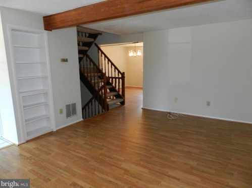 3519 Belfry Ln, Woodbridge, VA 22192-4348