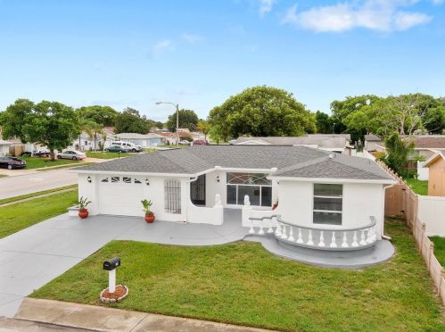 9200 Chantilly Ln, Port Richey, FL 34668-5175