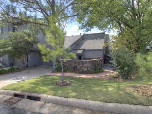 7424 Winston Pl, Tulsa, OK 74136-6120