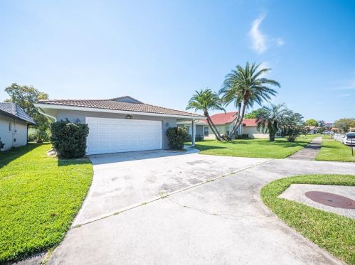 5672 Minute Man Ct, Orlando, FL 32821-8117