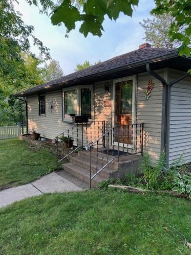 410 Ash St, Spooner, WI 54801-1414