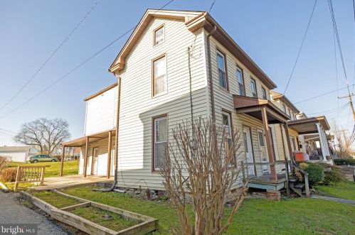 1180 Highland St, Harrisburg, PA 17113-1540