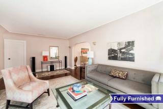 620 Cahuenga Blvd, Los Angeles CA  90004-1104 exterior