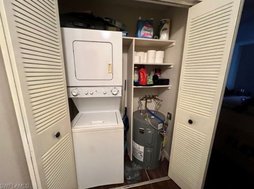 18 Pinewood Blvd, Lehigh Acres FL  33936-7304 exterior