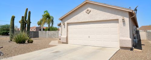 3174 Vaughn Dr, Tucson, AZ 85730-3612