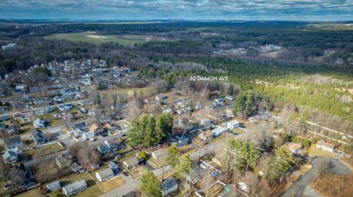 32 Damon Ave, Nashua NH  03064-1228 exterior