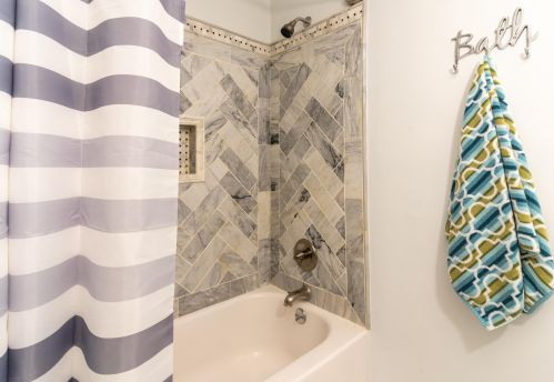 8709 Sentry Dr, Florence KY  41042-8275 exterior