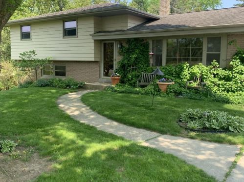 11630 Riverland Rd, Thiensville, WI 53092-2719