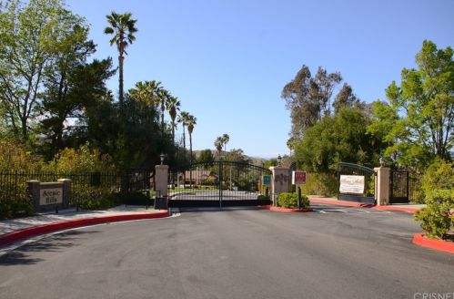 19966 Avenue Of The Oaks, Santa Clarita CA  91321-1387 exterior