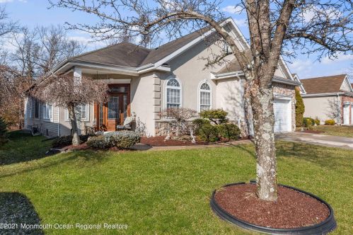 71 Spyglass Dr, Jackson Twp, NJ 08527-4011