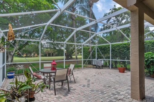 1480 159th Ave, Hollywood, FL 33027-2359