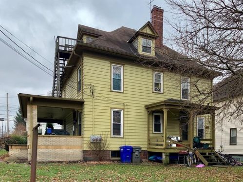 503 New Castle St, Zelienople PA  16063-2027 exterior