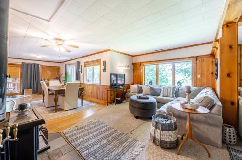 22 10th St, Kingston NH  03848-3717 exterior