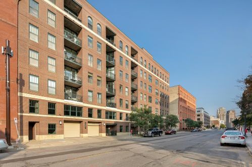 408 1st St, Minneapolis MN 55401-1198 exterior