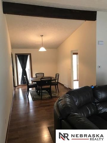 3730 Leawood Dr, Bellevue, NE 68123-2819