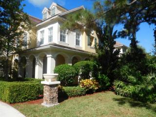 701 Dakota Dr, Jupiter, FL 33458-6542