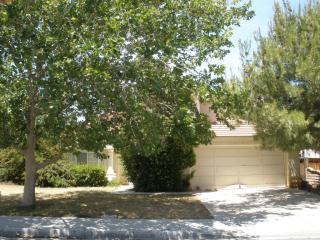 42529 56th St, Lancaster, CA 93536-4457