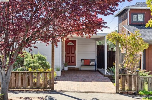 1647 Mariposa St, Richmond, CA 94804-5017
