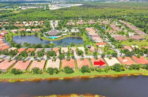 14346 Manchester Dr, Naples FL  34114-8626 exterior