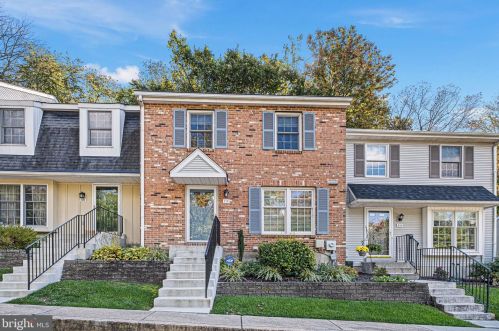 218 Woodhill Ct, Wilmington, DE 19809-3600