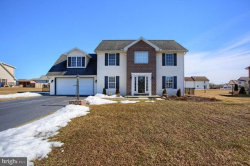 83 Ridge Ave, Carlisle, PA 17013-8127