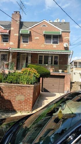 729 232nd St, Bronx, NY 10466-4107