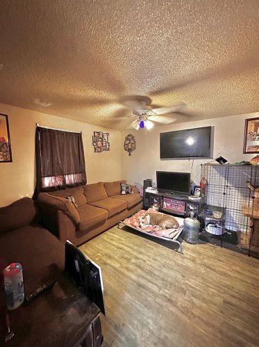 460 Effie St, Fresno, CA 93701-2024
