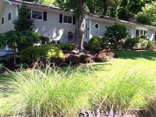 12 Heather Dr, Airmont, NY 10901-6628