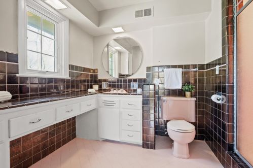 529 77 St, Milwaukee WI 53219-3742 exterior