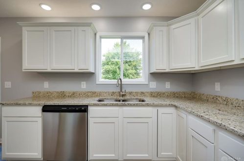 2736 Greystoke Dr, Xenia OH 45385-5719 exterior