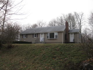 1362 Chamberlain Hwy, Kensington CT  06037-3537 exterior