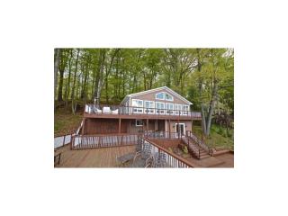 7184 Flounder Dr, Nineveh, IN 46164-9652