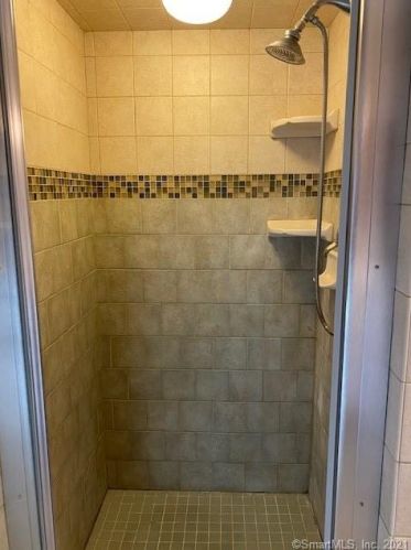 34 Robert Ln, Wallingford CT  06492-4317 exterior