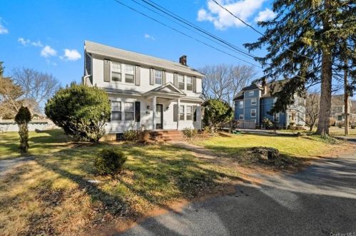22 Pine St, Cornwall Hud, NY 12520-1131
