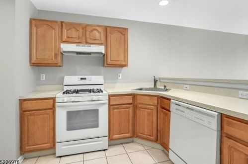 105 Boulder Ridge Dr, Dover NJ  07869-1644 exterior