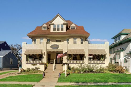 204 3rd Ave, Bradley Beach, NJ 07720-1262