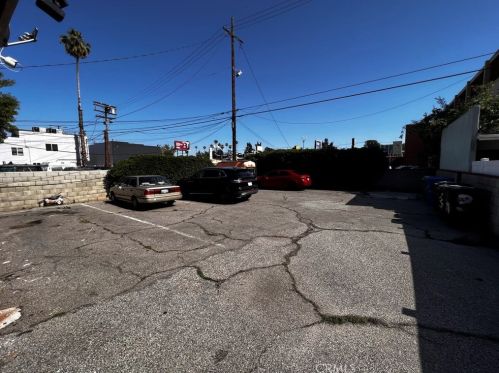 14342 Gilmore St, Van Nuys CA 91411-1603 exterior