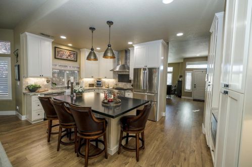 1955 Tuolumne Rd, Turlock CA  95382-8912 exterior